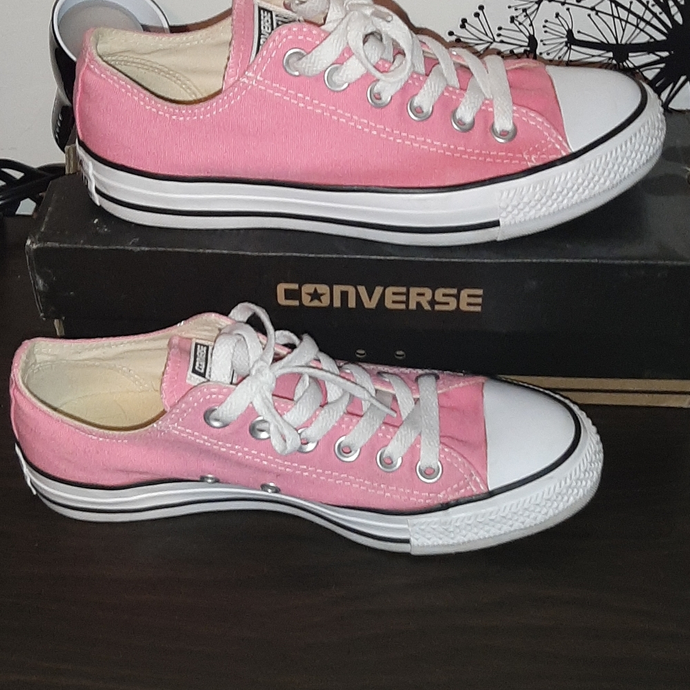 Pink converse 💗